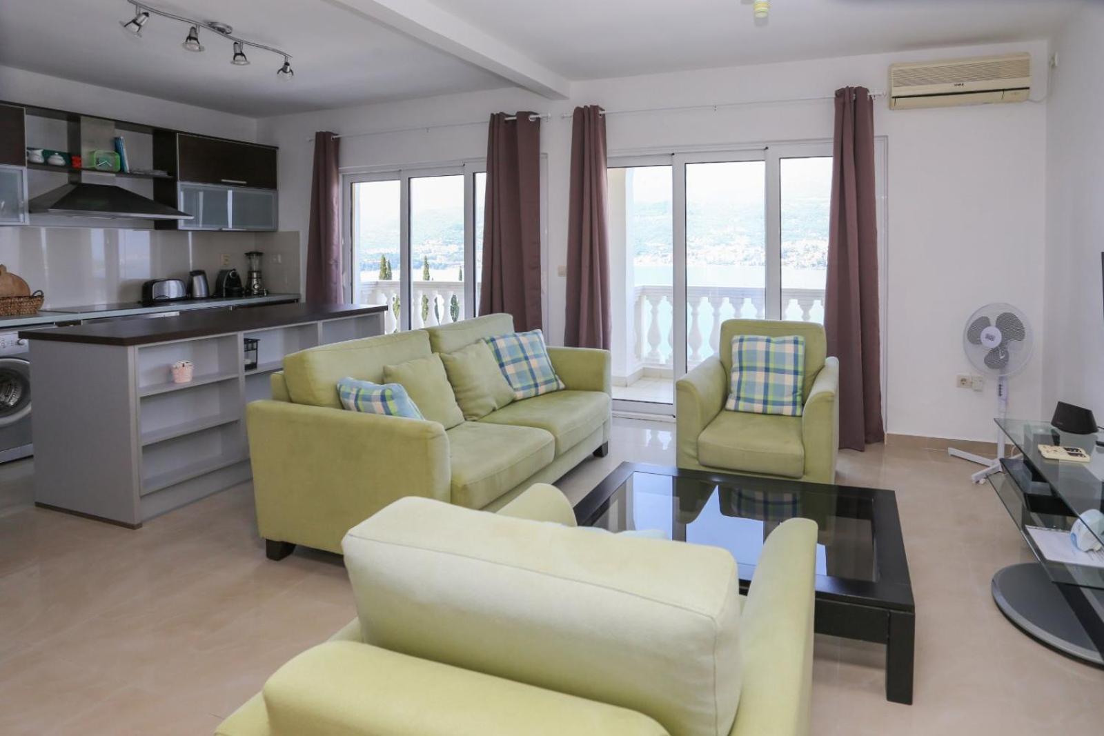 Mountain Bay Views Apartments Нивице Экстерьер фото