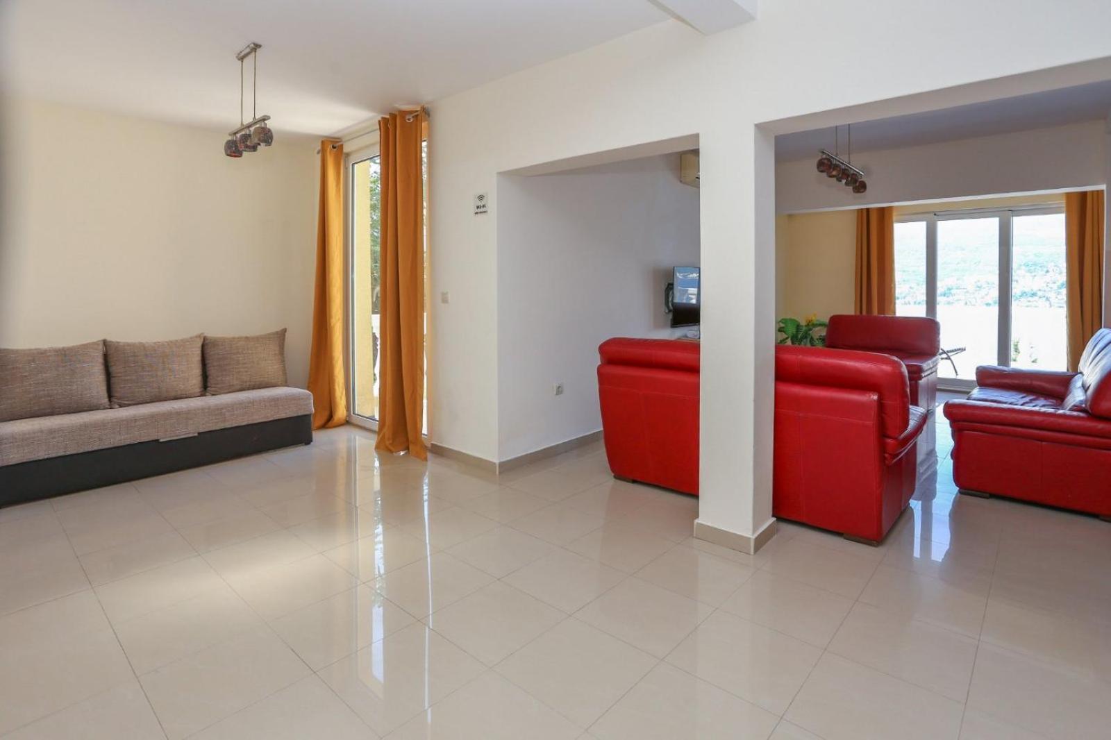 Mountain Bay Views Apartments Нивице Экстерьер фото